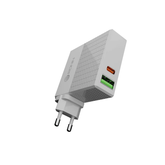 RONIN R-315 65W PD+QC charger White port view